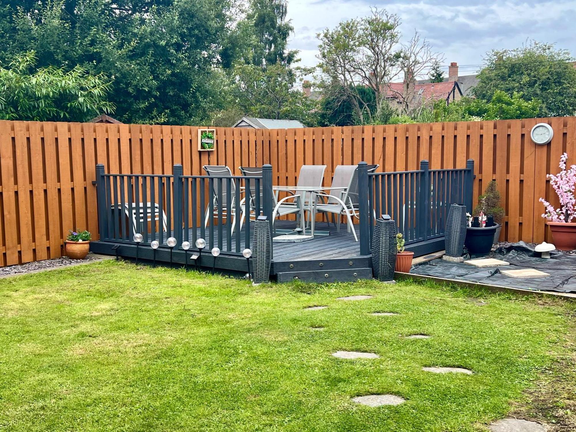 Crewe - 2 Bed, Free Off Street Parking And Private Garden Edimburgo
