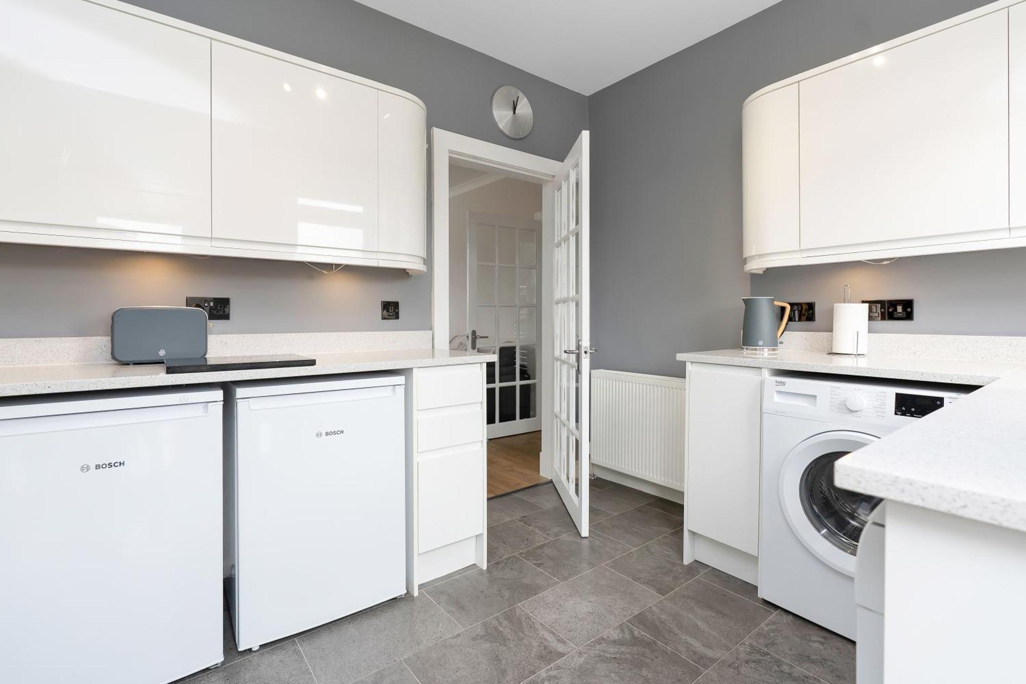 Crewe - 2 Bed, Free Off Street Parking And Private Garden Apartamento Edimburgo