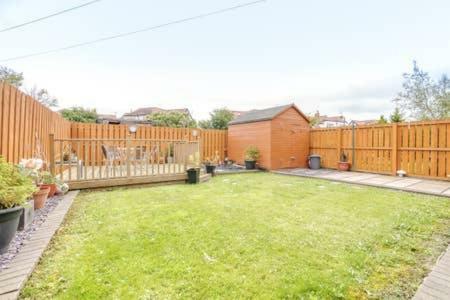 Crewe - 2 Bed, Free Off Street Parking And Private Garden Edimburgo